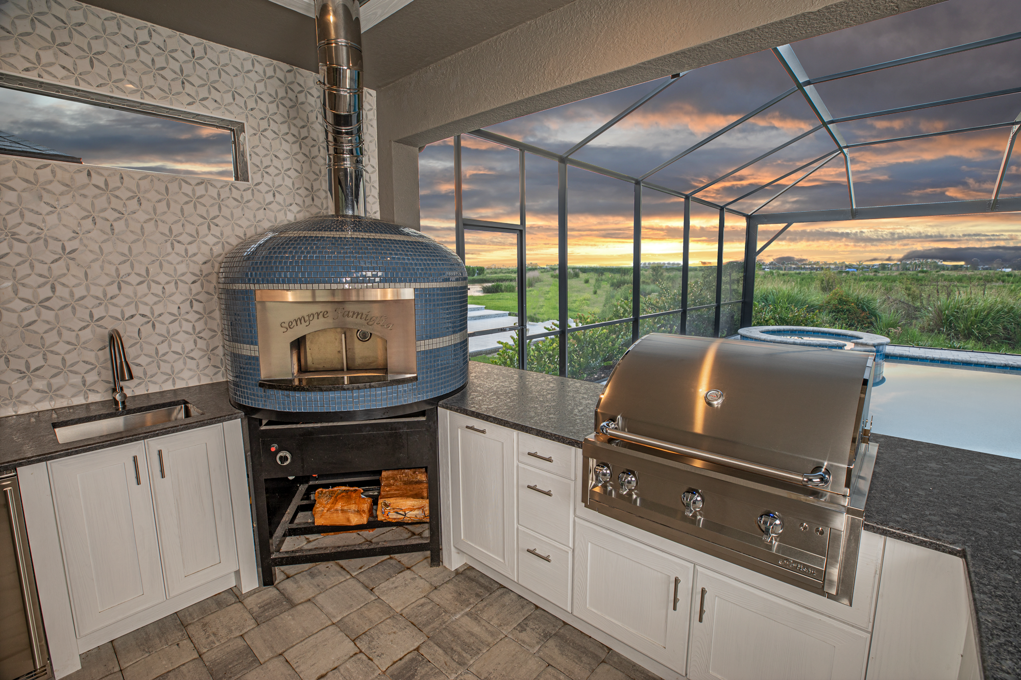 Custom Outdoor Kitchen With Pizza Oven