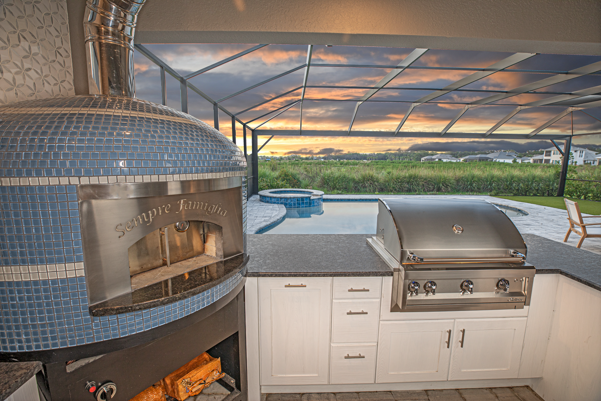 Custom Outdoor Kitchen With Pizza Oven