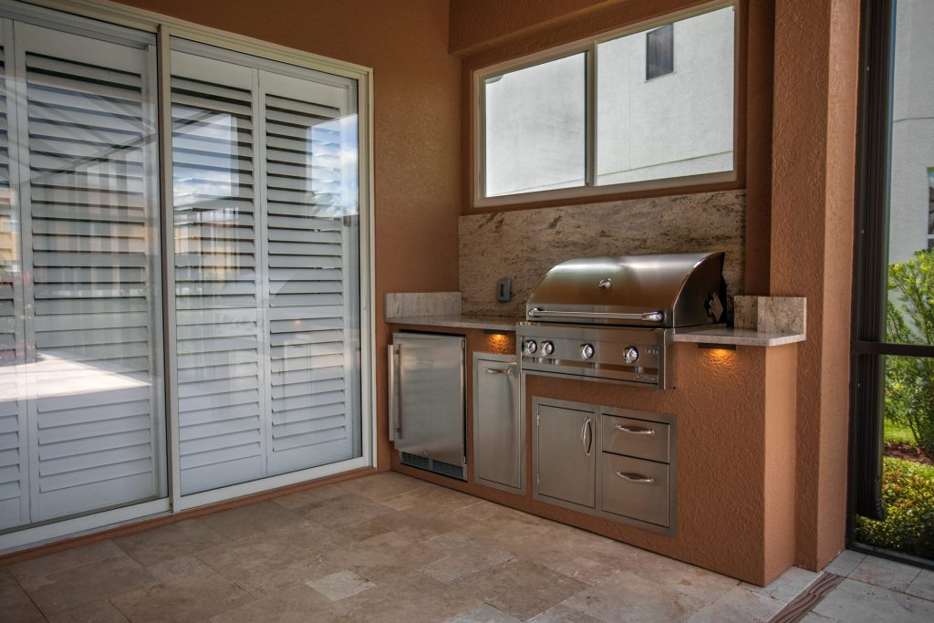 Custom Outdoor Kitchen And Privacy Wall | Tampa, Florida