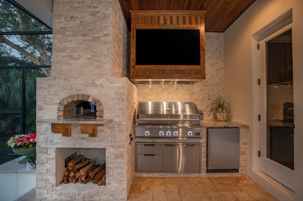 Custom Outdoor Kitchen and Pizza Oven Tampa WEB