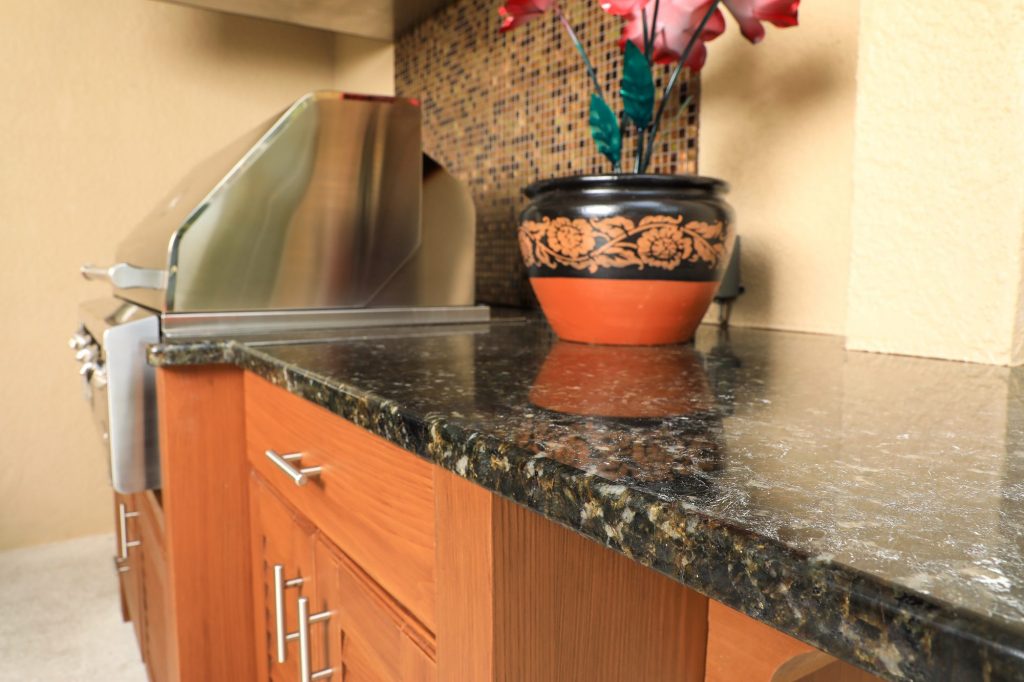 outdoor kitchen granite counter