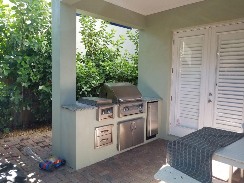 Compact South Tampa Outdoor Kitchen - Just Grillin Outdoor Living