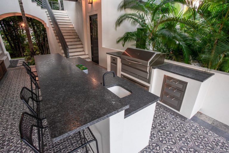 Memphis Pellet Grill Built-In Outdoor Kitchen