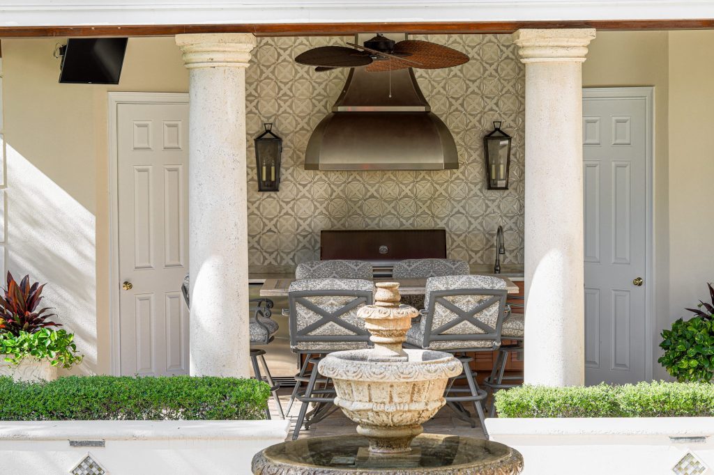 Custom Outdoor Kitchen in Tampa