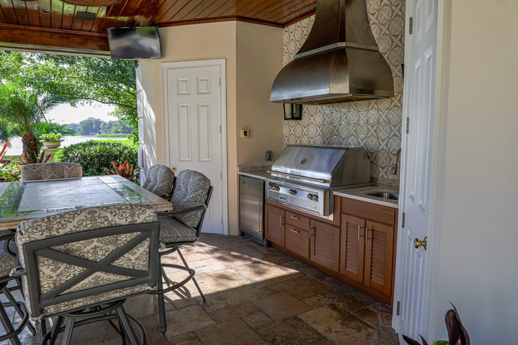 Custom Outdoor Kitchen in Tampa