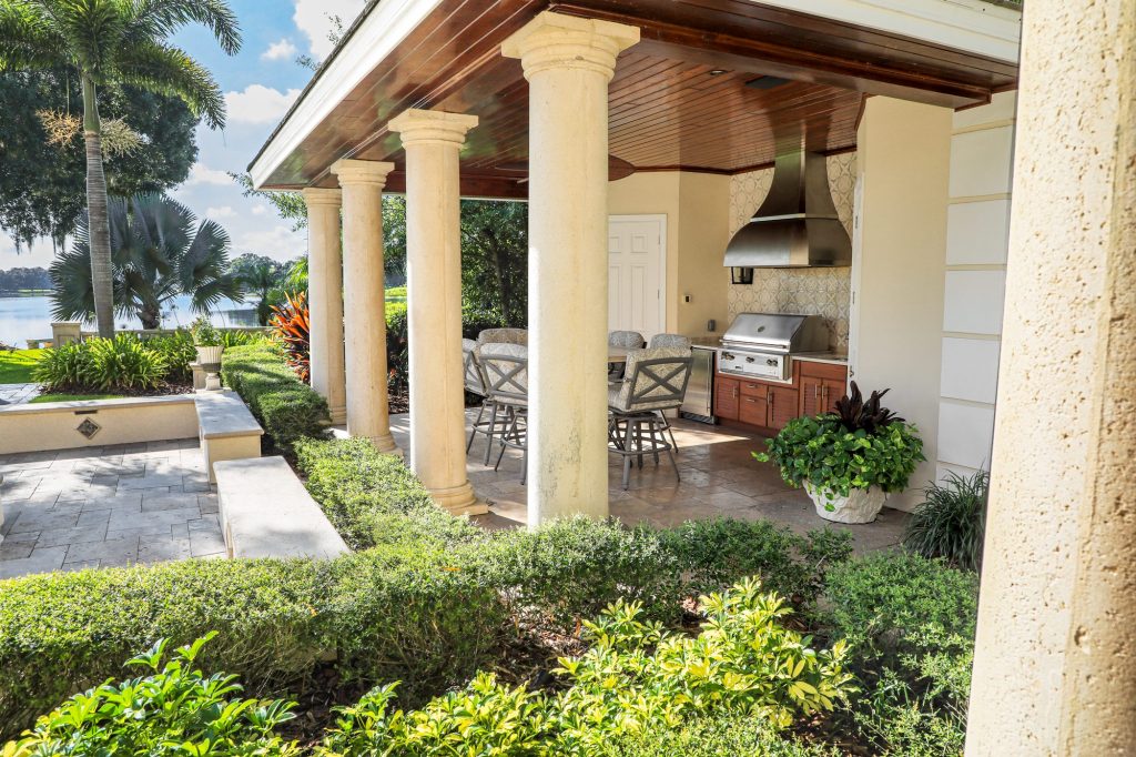 Custom Outdoor Kitchen With Vent Hood and Backsplash Tampa