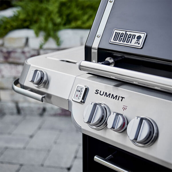 Weber Summit FS38 E Gas Grill in Natural Gas Knobs and Accents