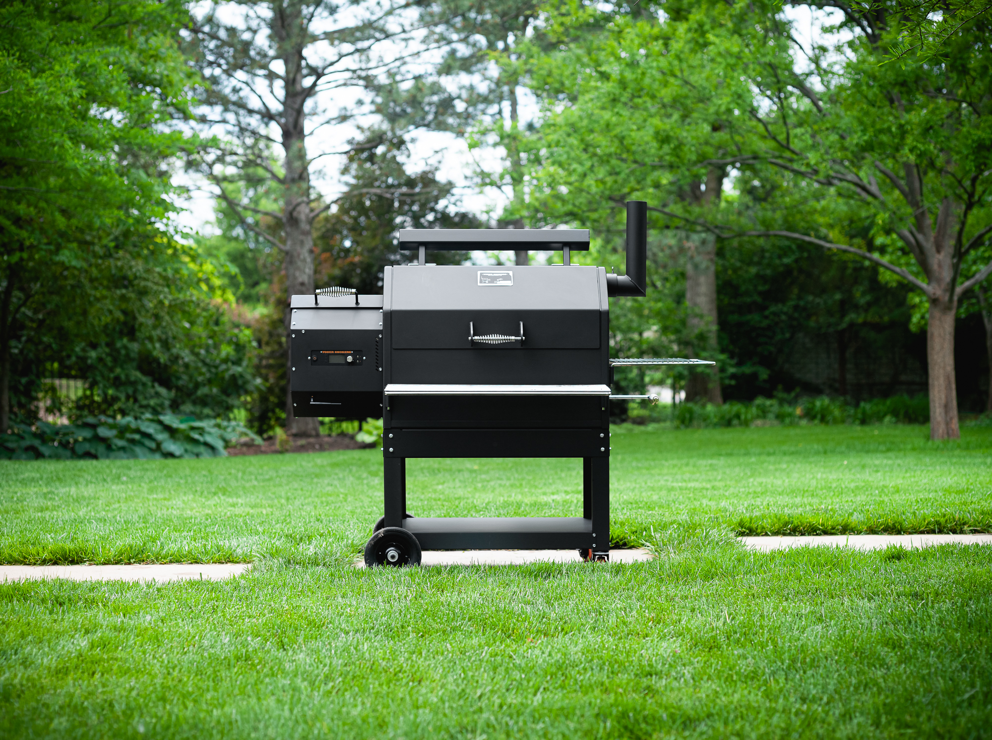 Yoder Smokers YS640S Lifestyle
