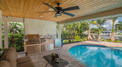 Outdoor Kitchen With Gas Grill Tampa
